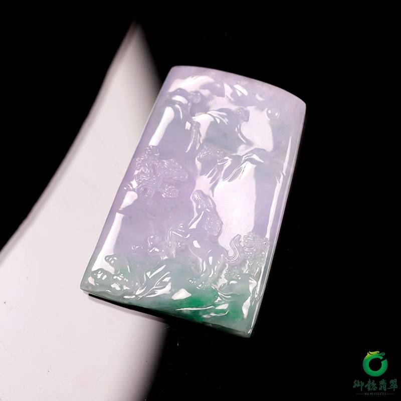 缅甸翡翠A货糯冰种春带彩玉牌 一马当先 37.3克