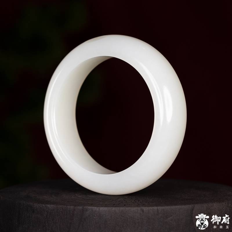 新疆和田玉白玉籽料圆条素面平安镯 107.7克 内径56.5mm