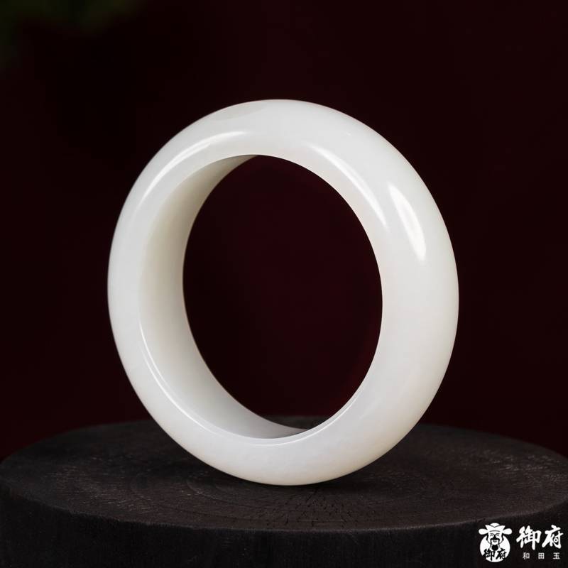 新疆和田玉白玉籽料圆条素面平安镯 107.7克 内径56.5mm