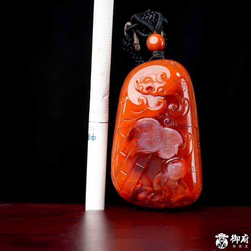 南红玛瑙手把件 府上有龙 76.3克