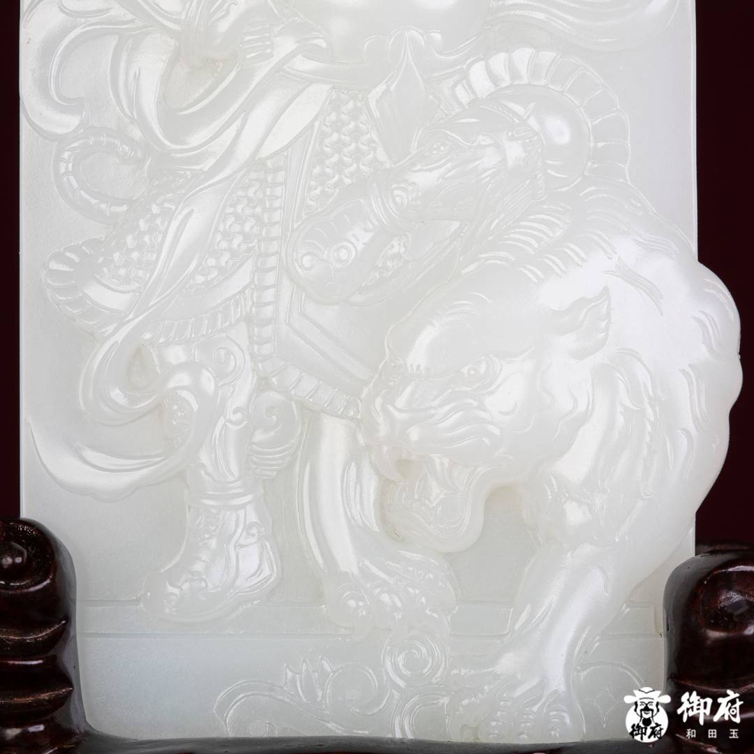 海派玉雕大师付雪飞工作室 重214.4克 新疆和田玉原毛孔皮白玉籽料摆件 武财神赵公明&middot;威震纳福
