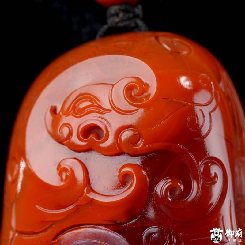 南红玛瑙手把件 府上有龙 76.3克