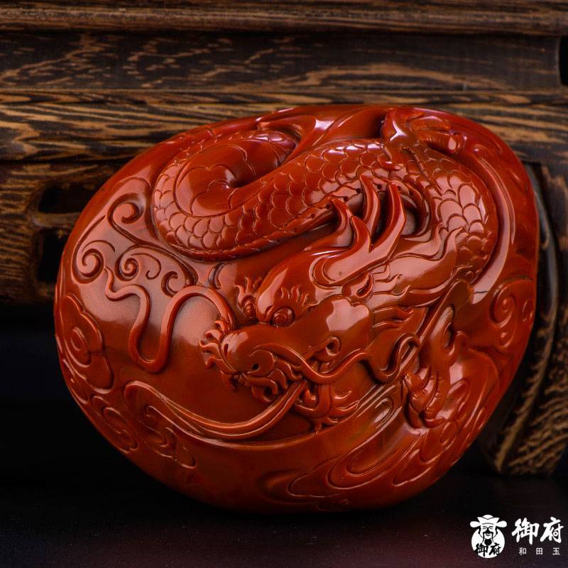 南红玛瑙摆件 龙行天下 400.8克