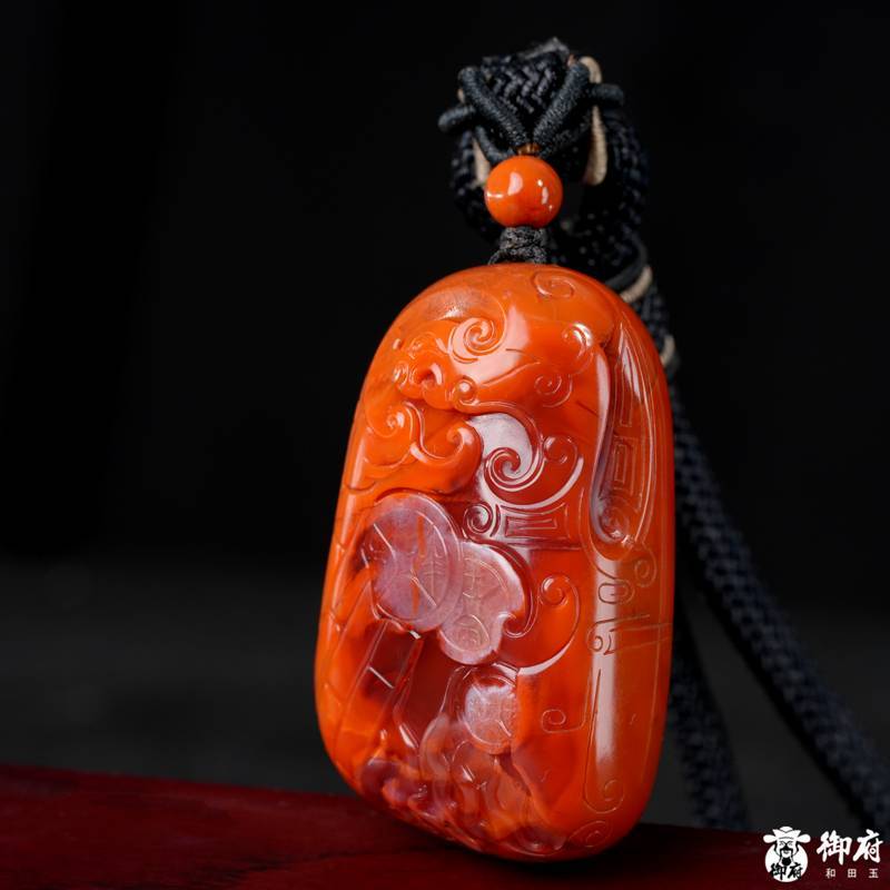 南红玛瑙手把件 府上有龙 76.3克