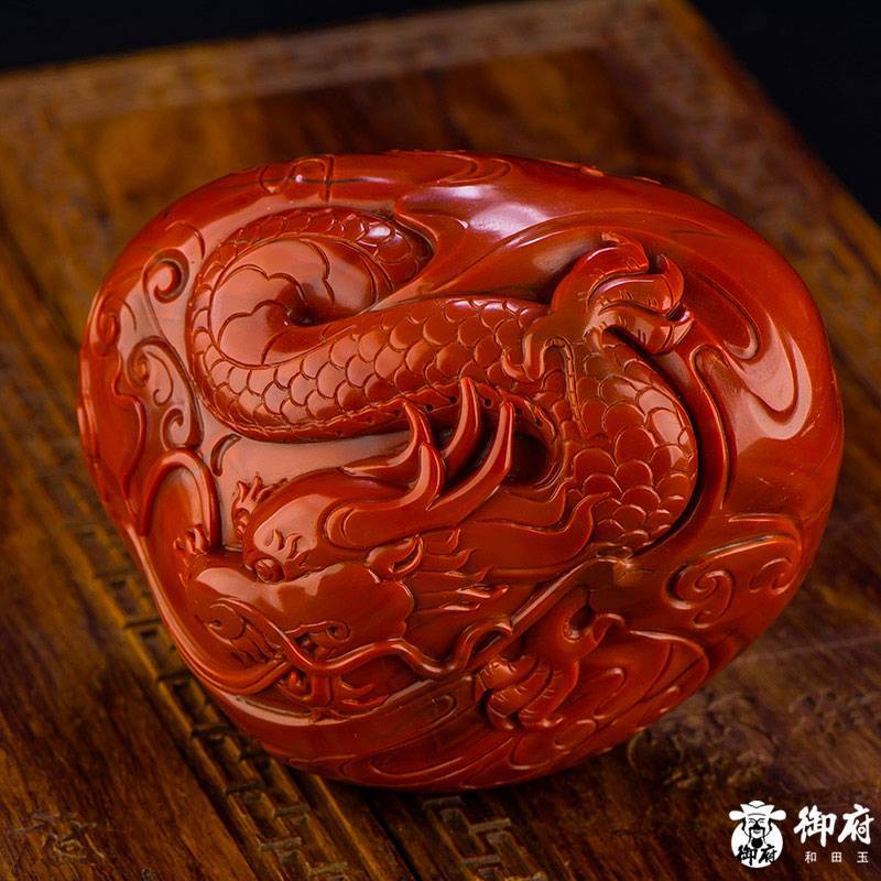 南红玛瑙摆件 龙行天下 400.8克