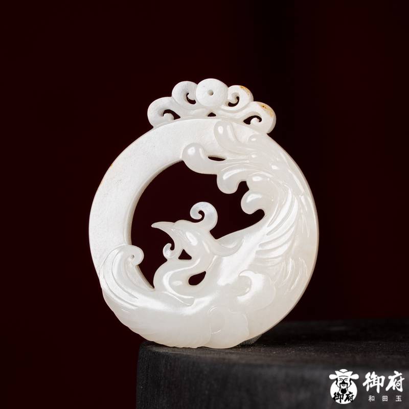 新疆和田玉洒金皮白玉籽玉      挂件      仿古凤    17.1克