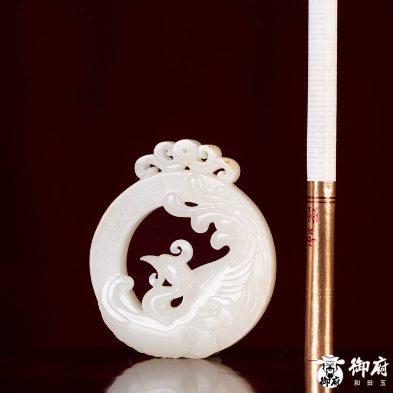 新疆和田玉洒金皮白玉籽玉      挂件      仿古凤    17.1克