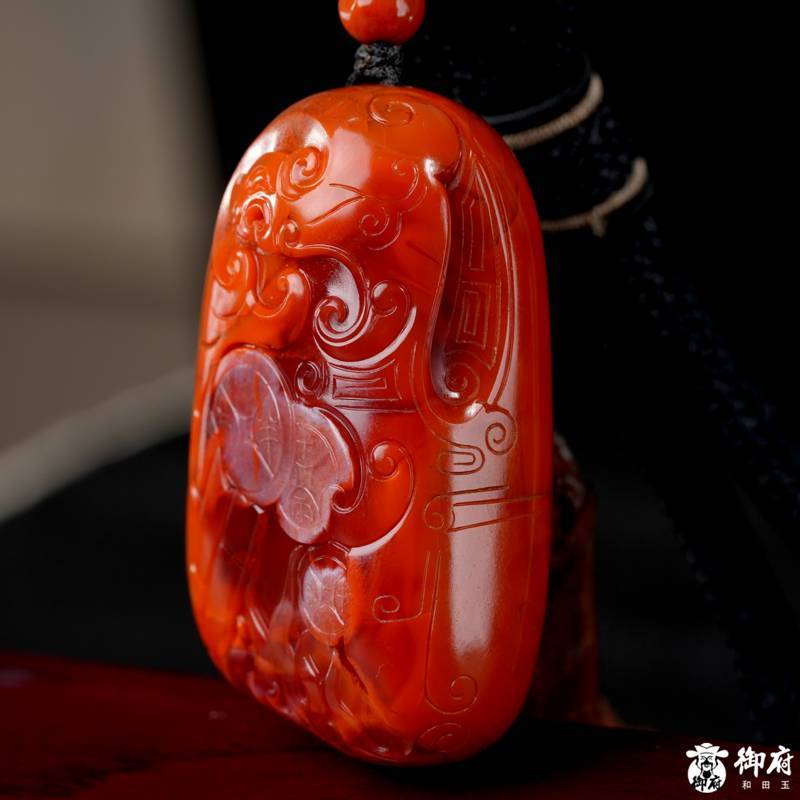 南红玛瑙手把件 府上有龙 76.3克