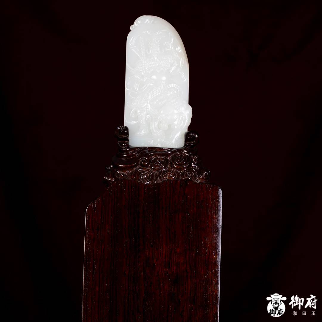 海派玉雕大师付雪飞工作室 重214.4克 新疆和田玉原毛孔皮白玉籽料摆件 武财神赵公明&middot;威震纳福